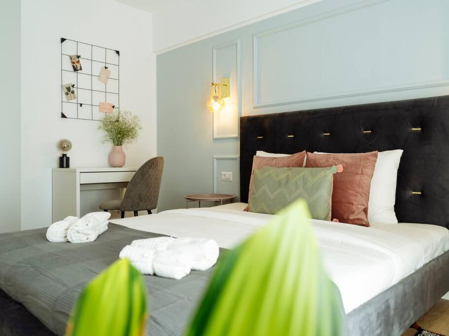 Bright 2Br Apartment - Top Location - City Balcony Бухарест Экстерьер фото